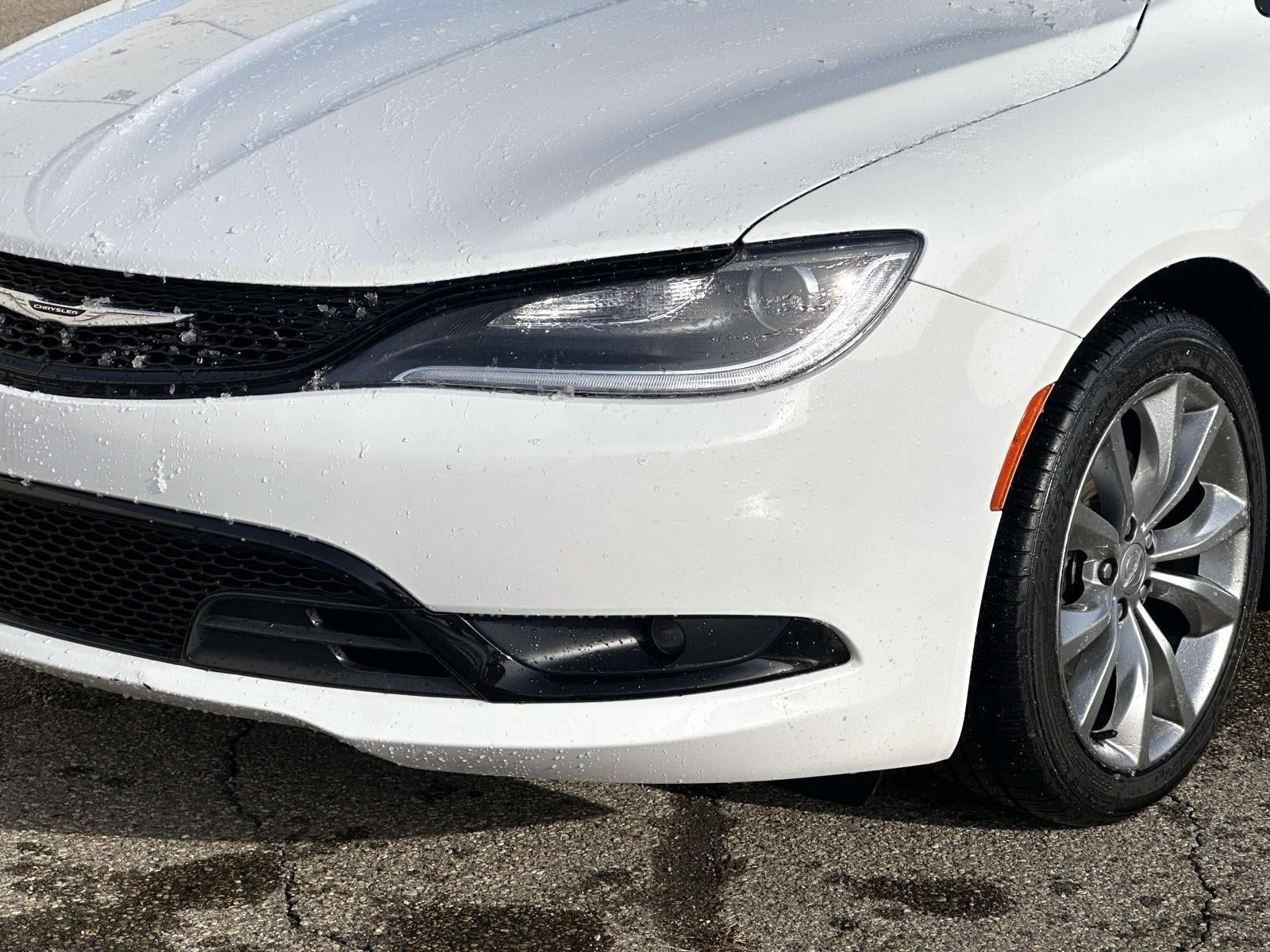 2016 Chrysler 200 S