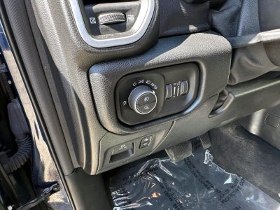 2019 RAM 1500 Big Horn/Lone Star Crew Cab 4x4 5'7" Box