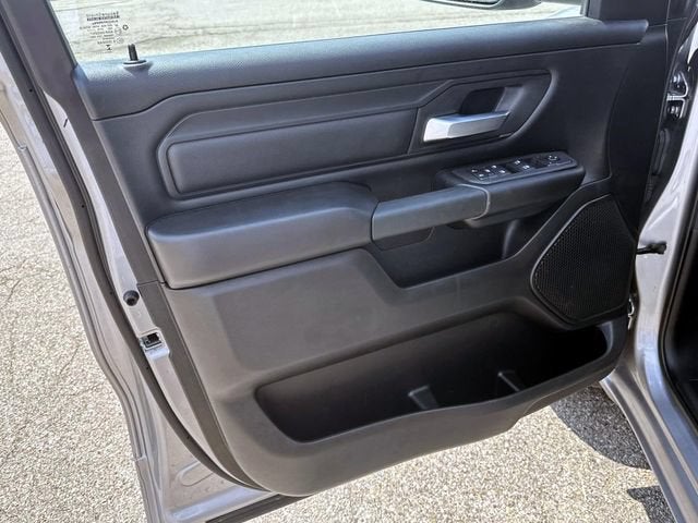 2025 RAM 1500 Tradesman Crew Cab 4x4 5'7" Box