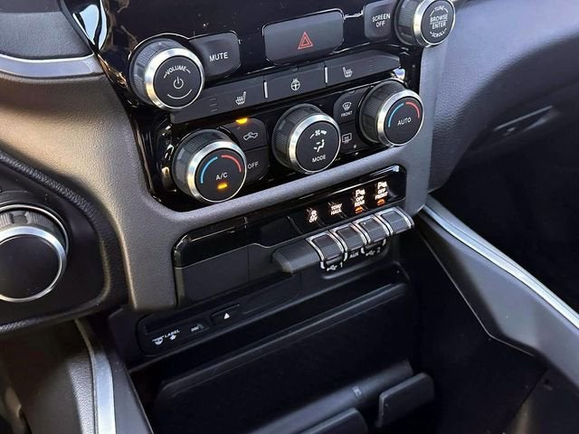 2019 RAM 1500 Big Horn/Lone Star Crew Cab 4x4 5'7" Box