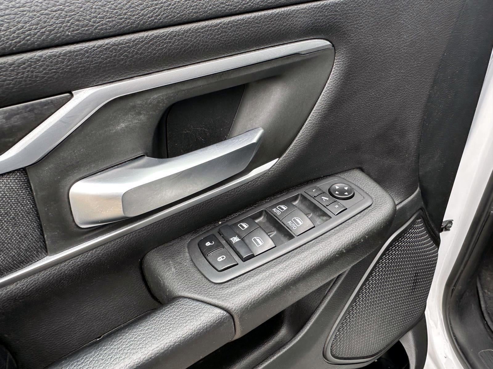 2021 RAM 1500 Big Horn Crew Cab 4x4 5'7" Box