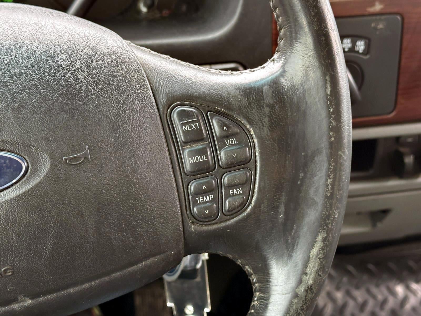 2006 Ford Super Duty F-350 SRW XL