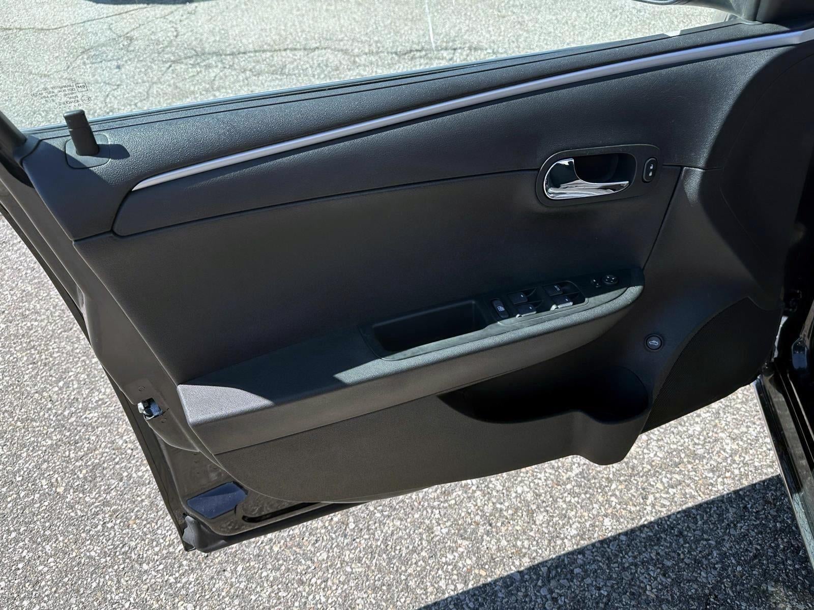 2011 Chevrolet Malibu LT w/1LT