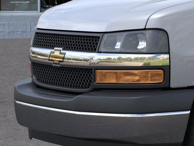 2026 Chevrolet Express Passenger 1LT