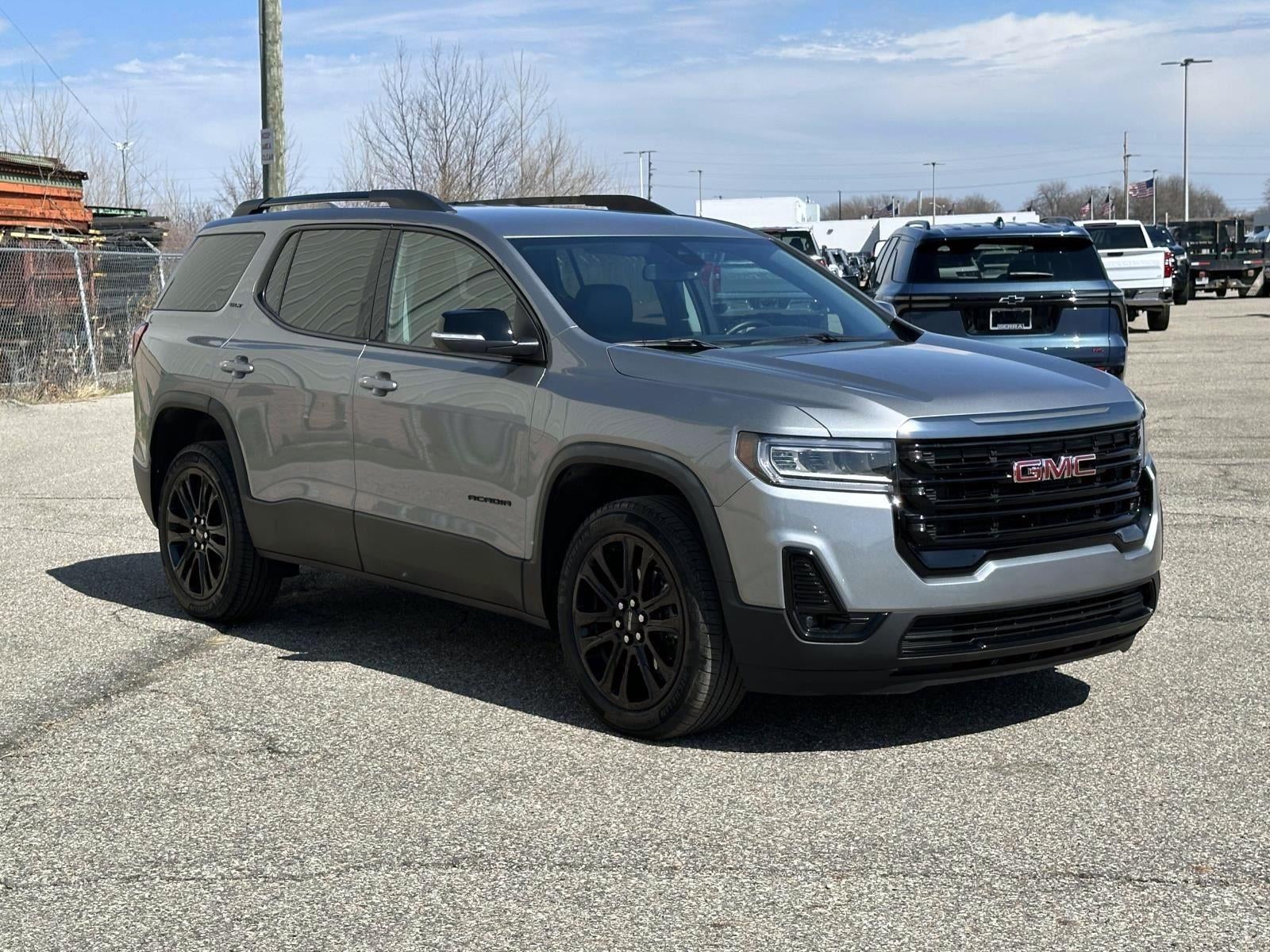 2023 GMC Acadia SLT