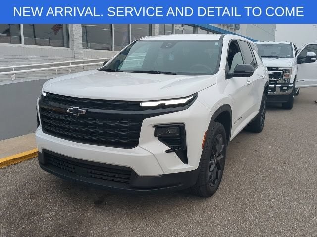 2024 Chevrolet Traverse LS