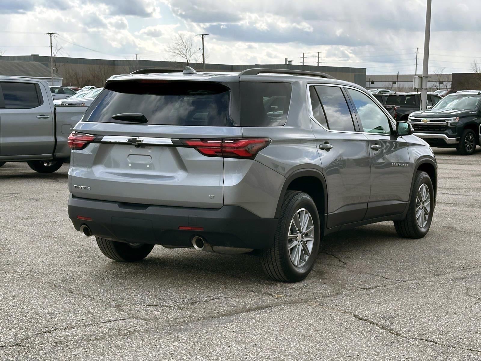 2023 Chevrolet Traverse LT Cloth