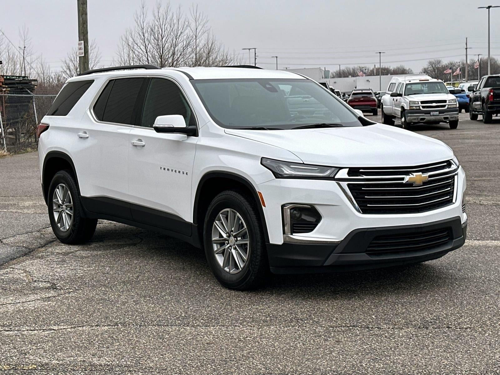 2023 Chevrolet Traverse LT Cloth