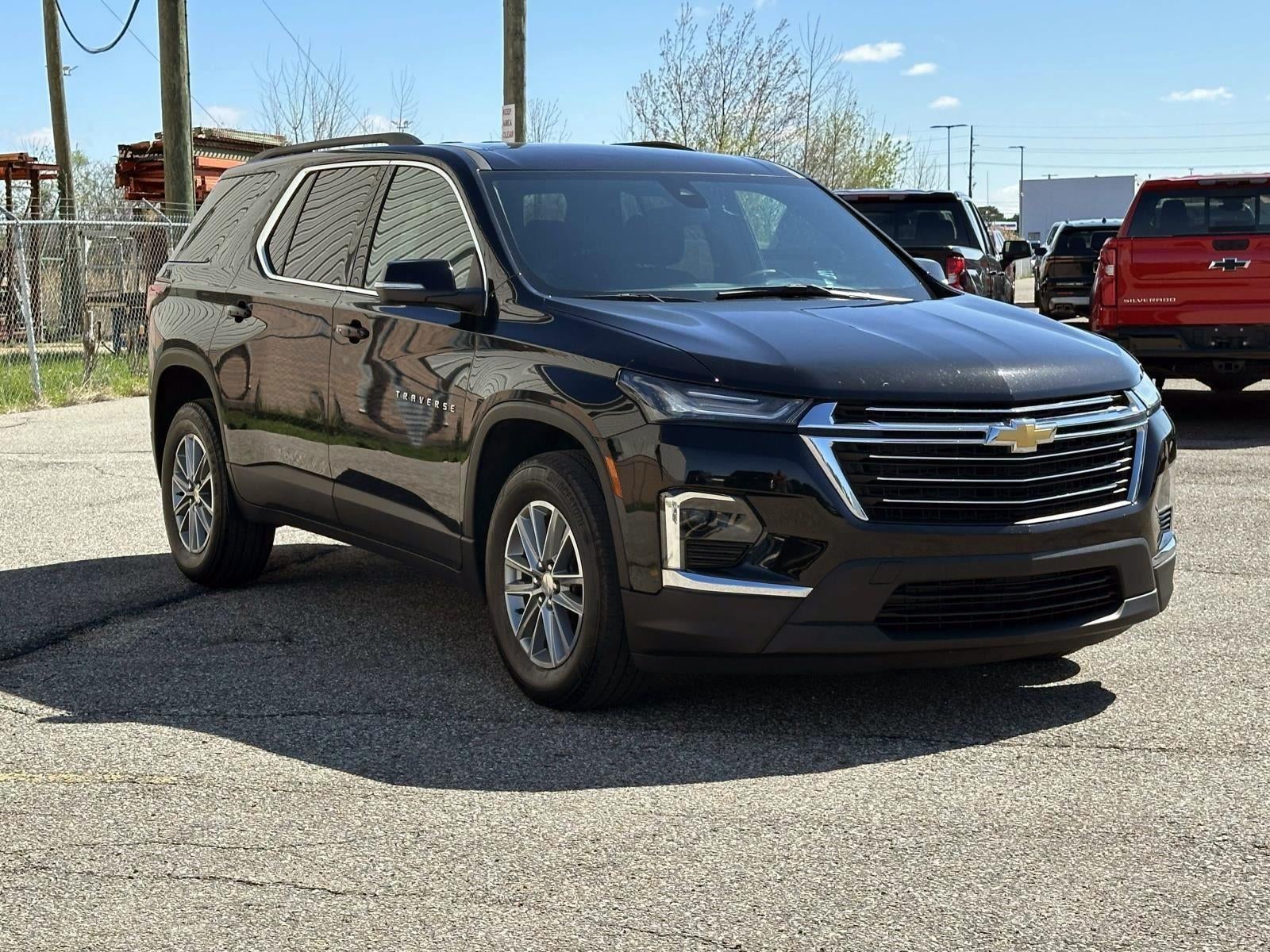 2023 Chevrolet Traverse LT Cloth