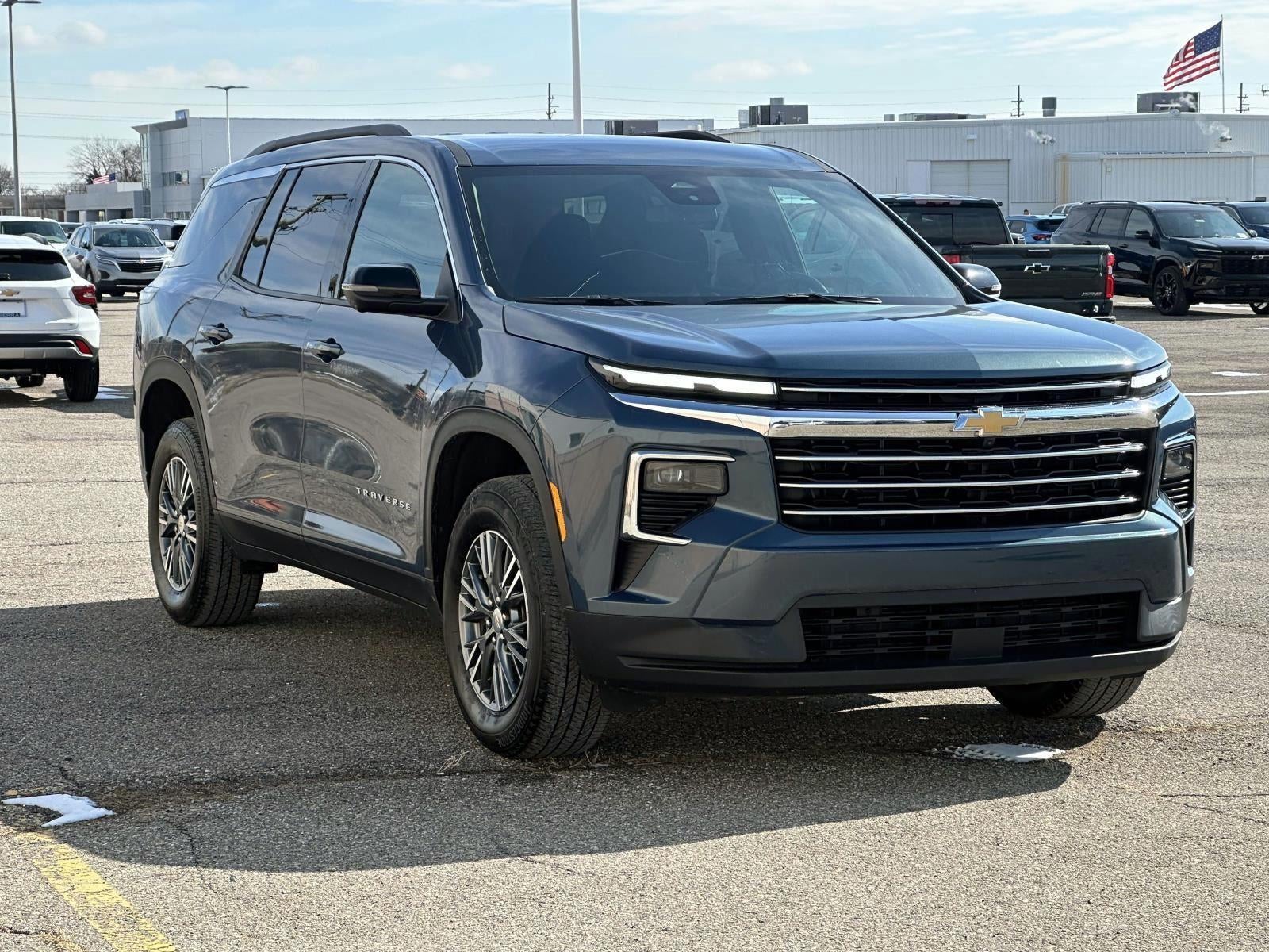 2024 Chevrolet Traverse LT