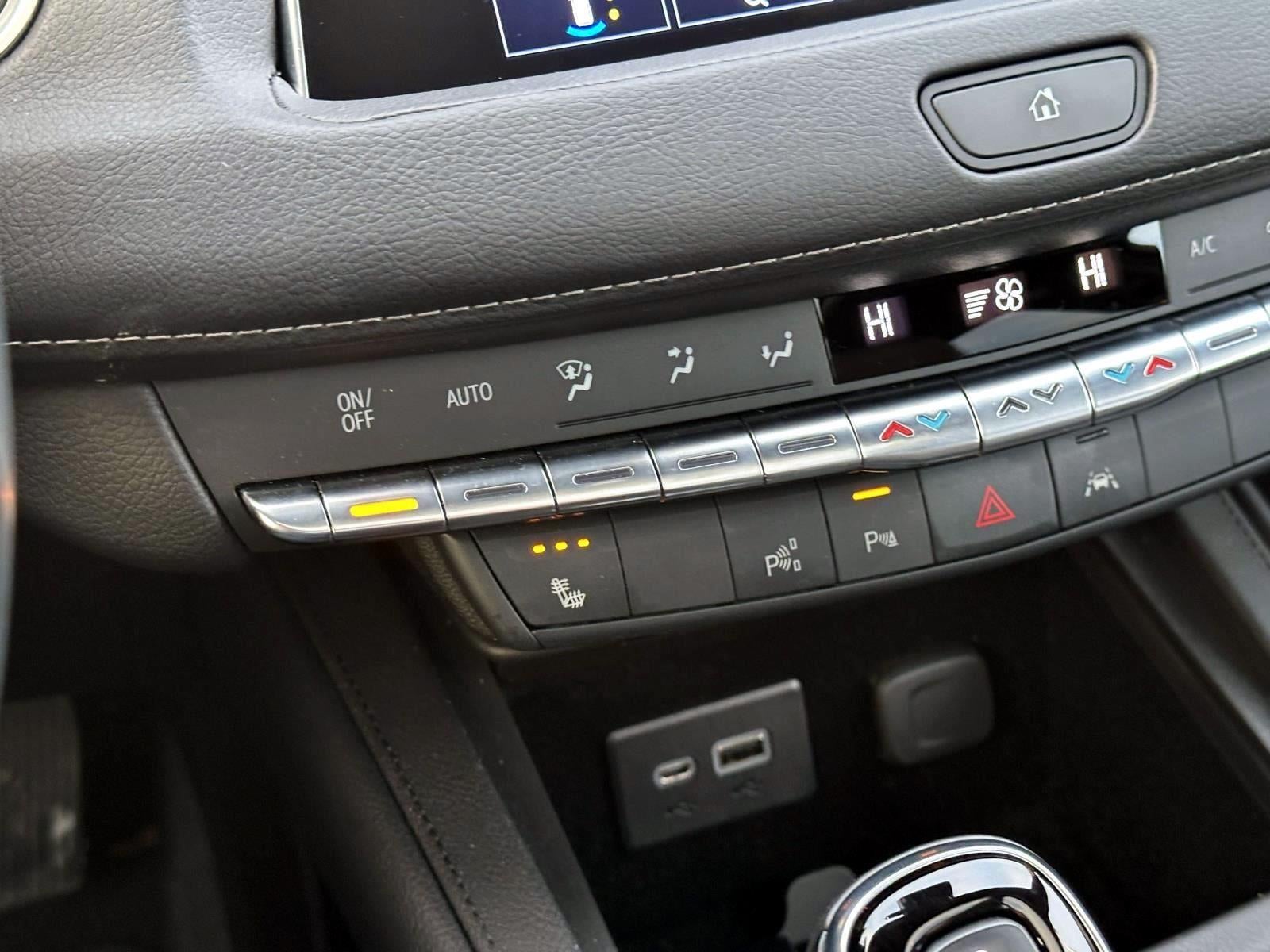 2023 Cadillac XT4 Premium Luxury