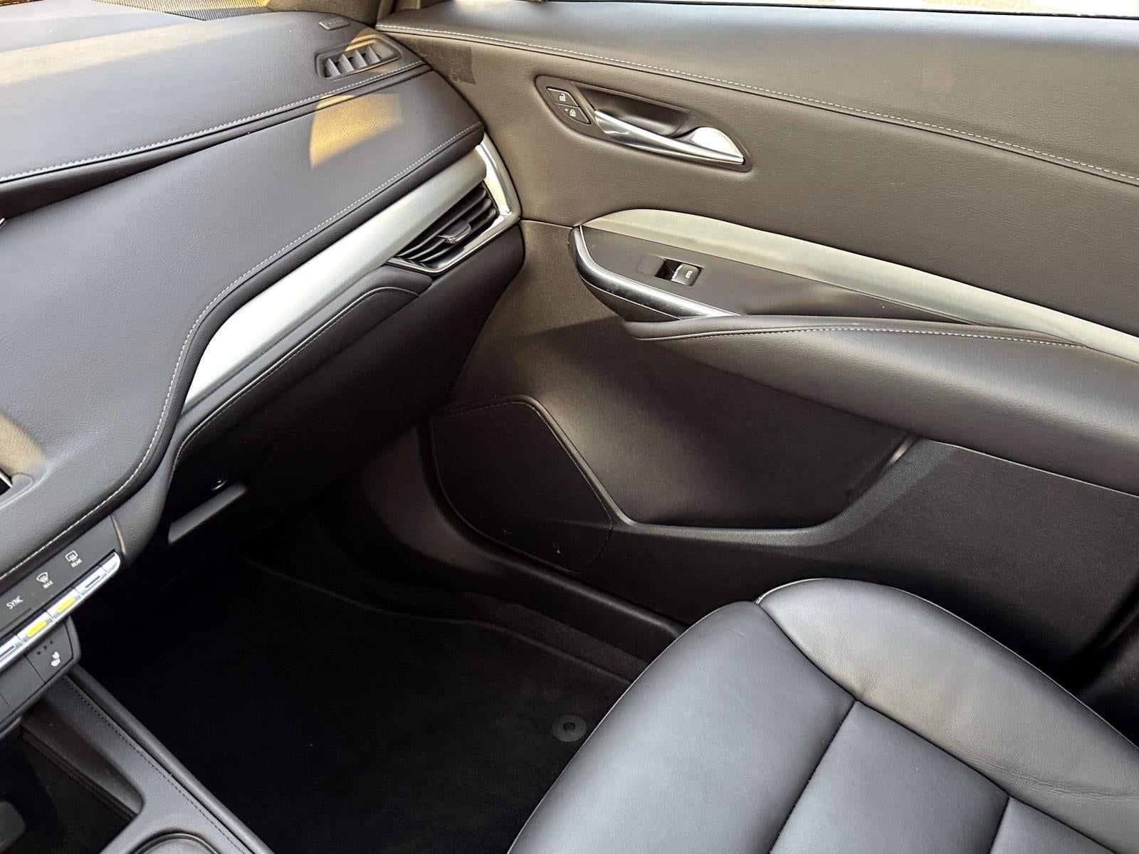 2023 Cadillac XT4 Premium Luxury