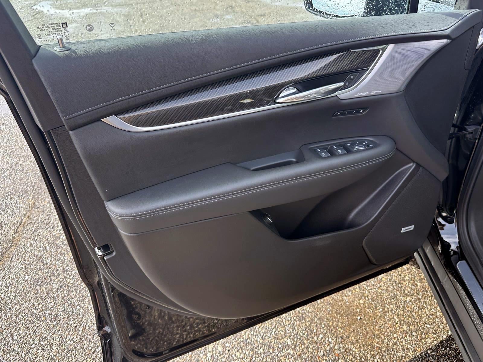 2023 Cadillac XT6 Sport