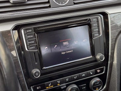 2017 Volkswagen Passat 1.8T SE