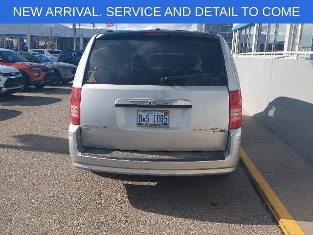 2010 Chrysler Town & Country Touring
