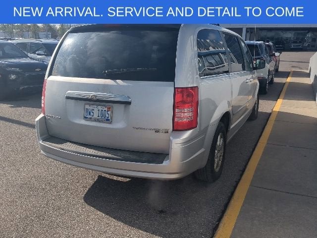 2010 Chrysler Town & Country Touring