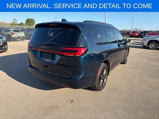 2023 Chrysler Pacifica Limited AWD