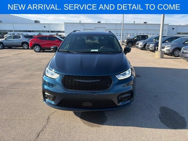 2023 Chrysler Pacifica Limited AWD