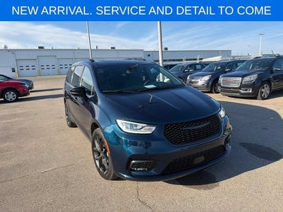 2023 Chrysler Pacifica Limited AWD