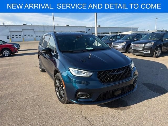 2023 Chrysler Pacifica Limited AWD