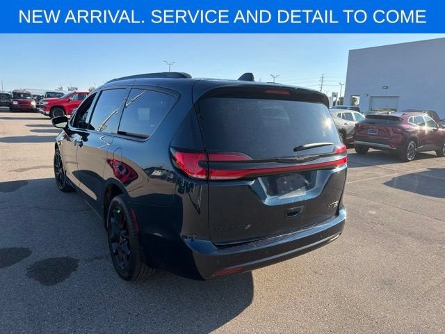 2023 Chrysler Pacifica Limited AWD