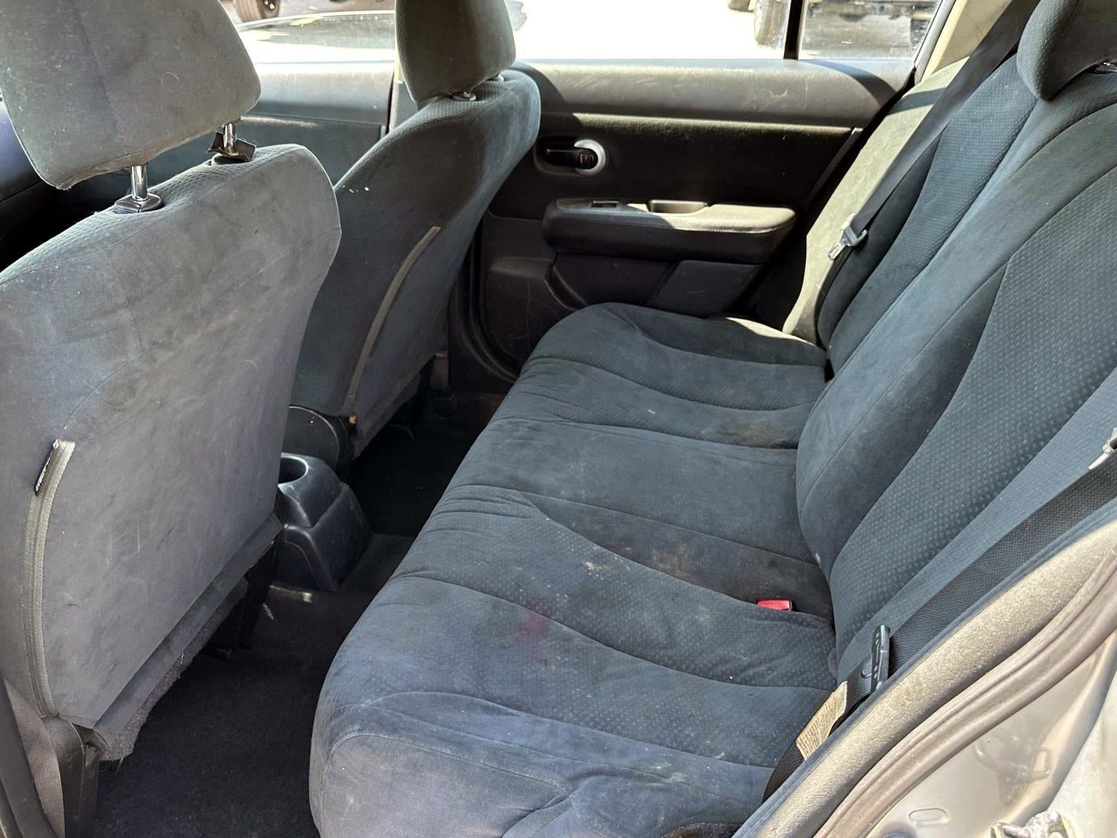 2010 Nissan Versa 1.8 S