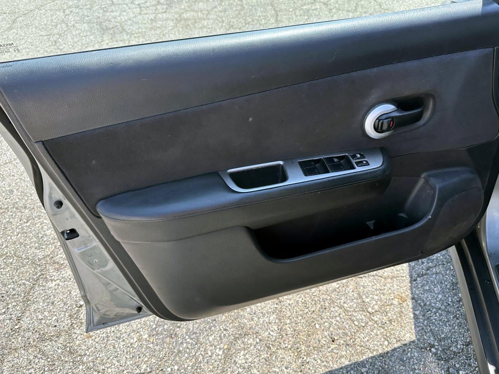 2010 Nissan Versa 1.8 S