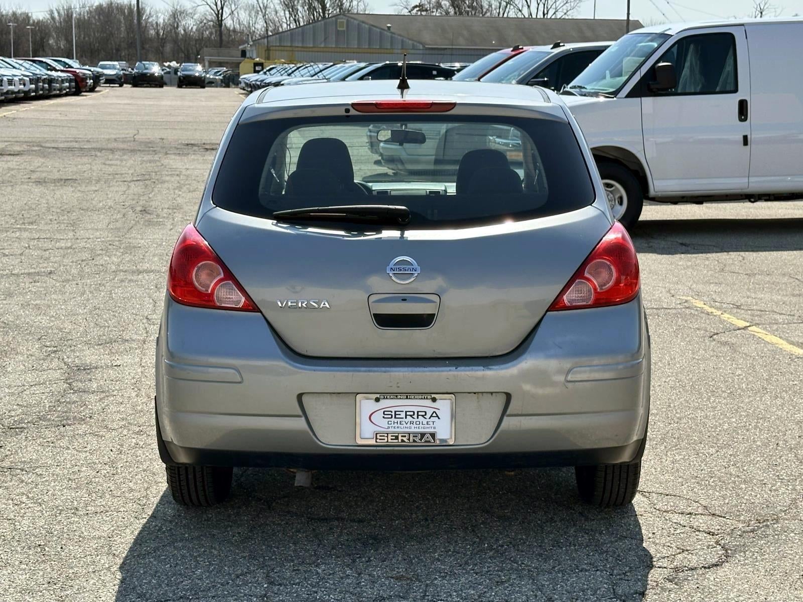 2010 Nissan Versa 1.8 S