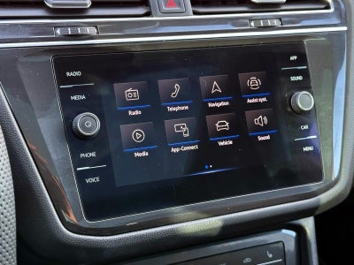 2022 Volkswagen Tiguan SE R-Line Black