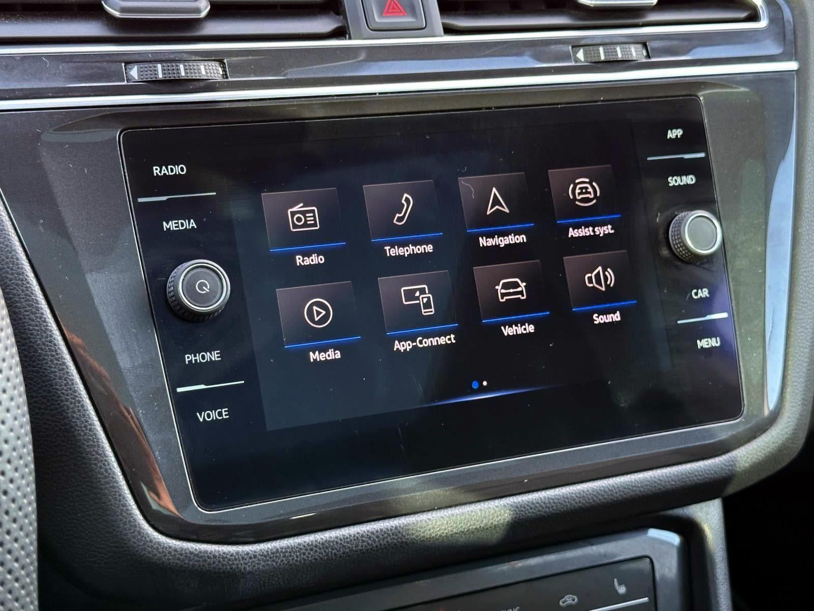 2022 Volkswagen Tiguan SE R-Line Black