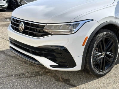 2022 Volkswagen Tiguan SE R-Line Black
