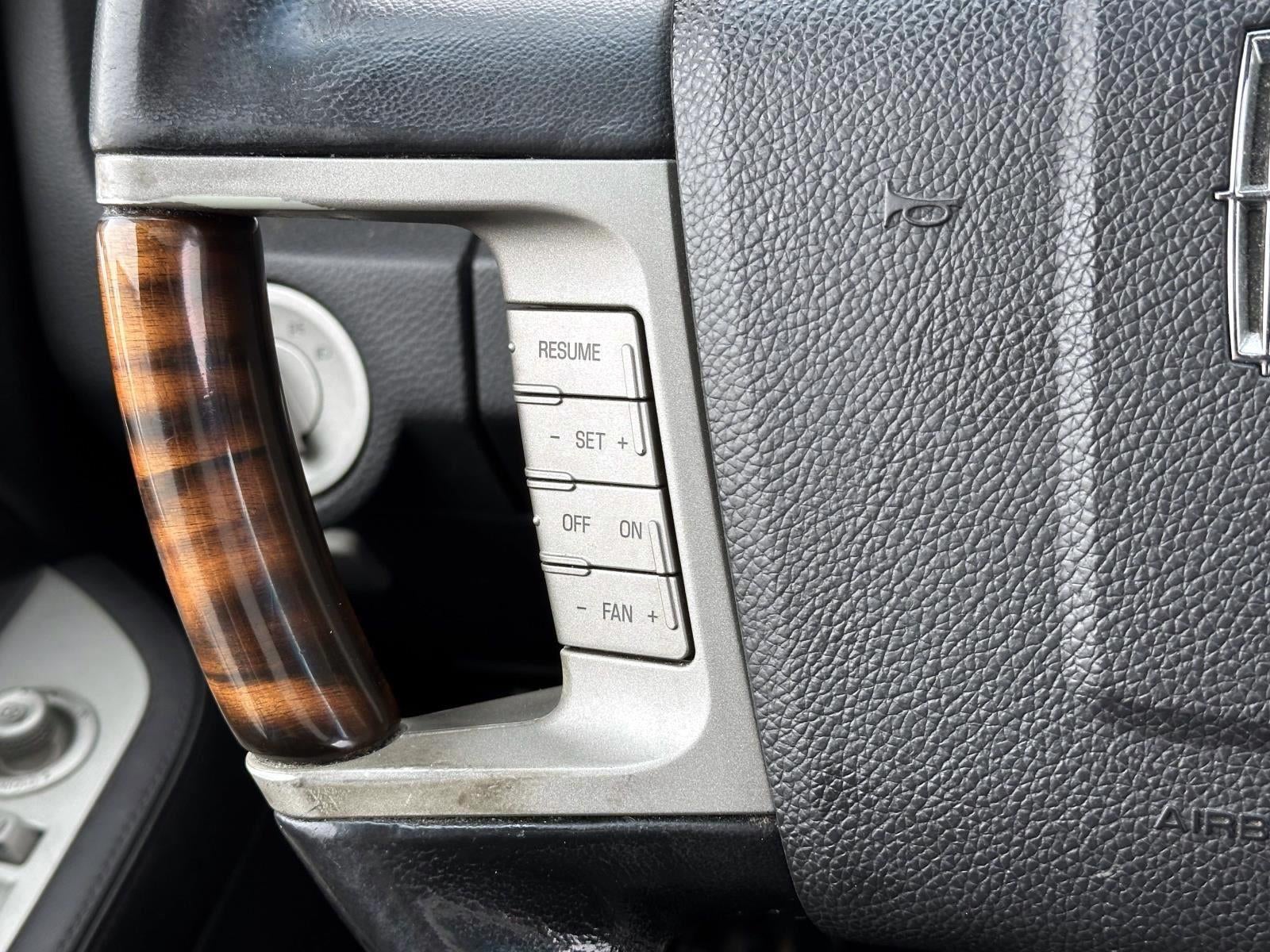 2008 Lincoln Navigator Base