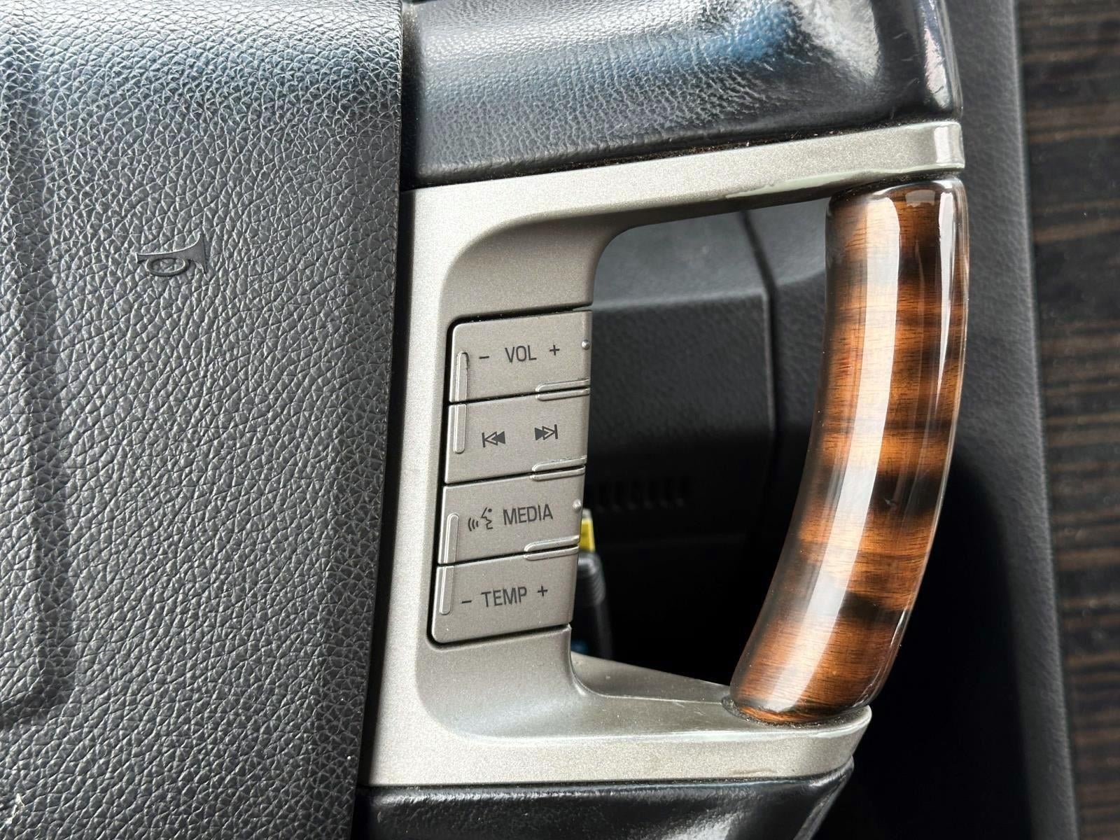 2008 Lincoln Navigator Base