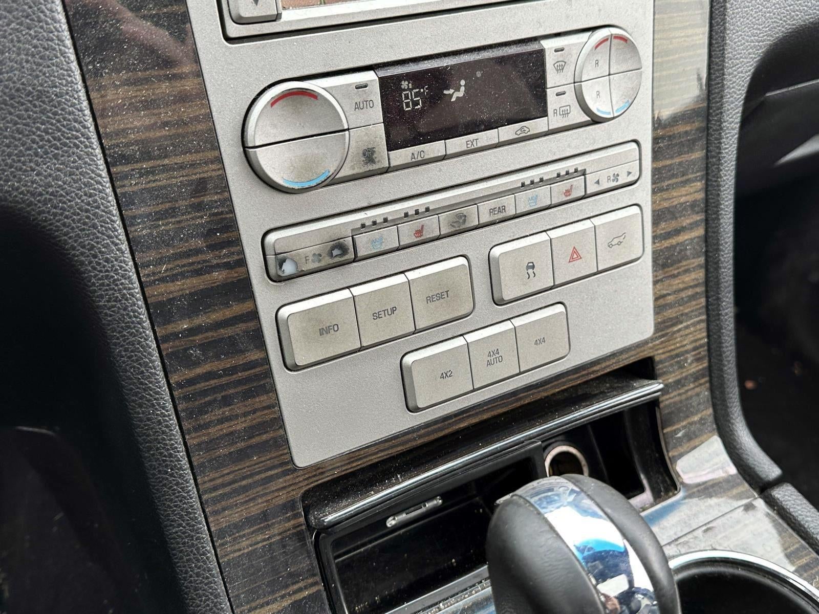 2008 Lincoln Navigator Base