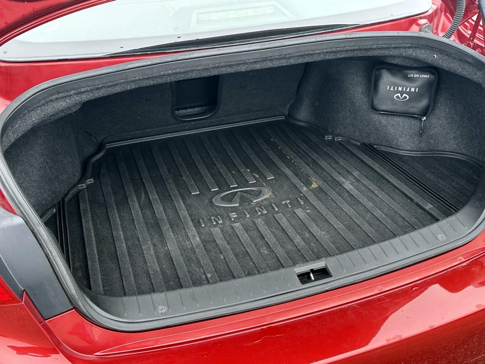 2015 INFINITI Q50 Premium