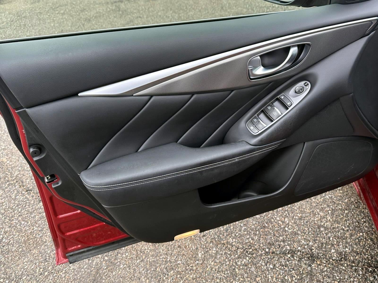 2015 INFINITI Q50 Premium