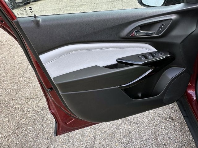 2024 Chevrolet Trax LT - Photo 17