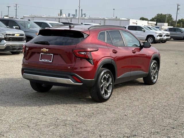 2024 Chevrolet Trax LT - Photo 8