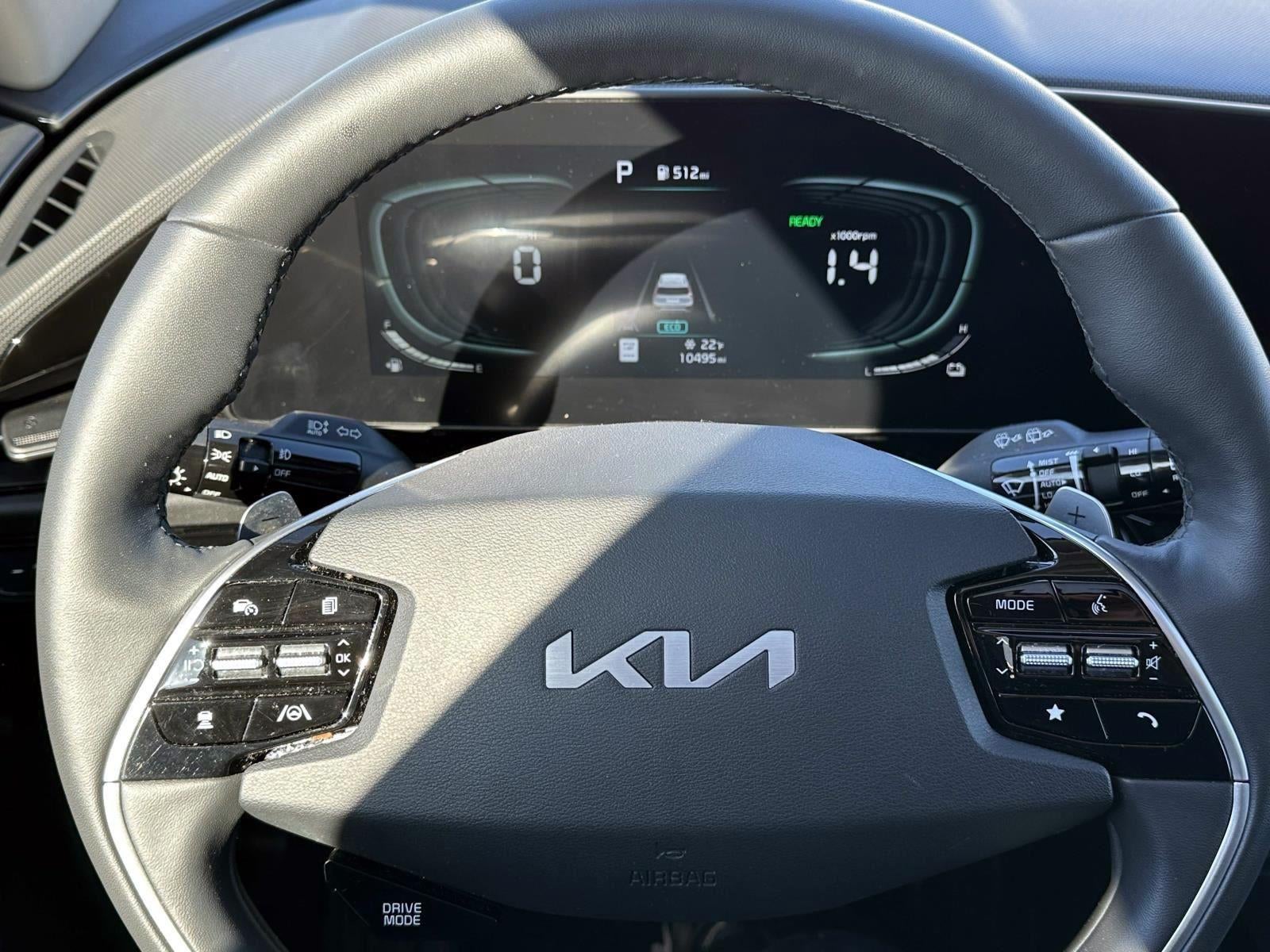 2023 Kia Niro SX