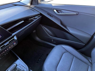 2023 Kia Niro SX