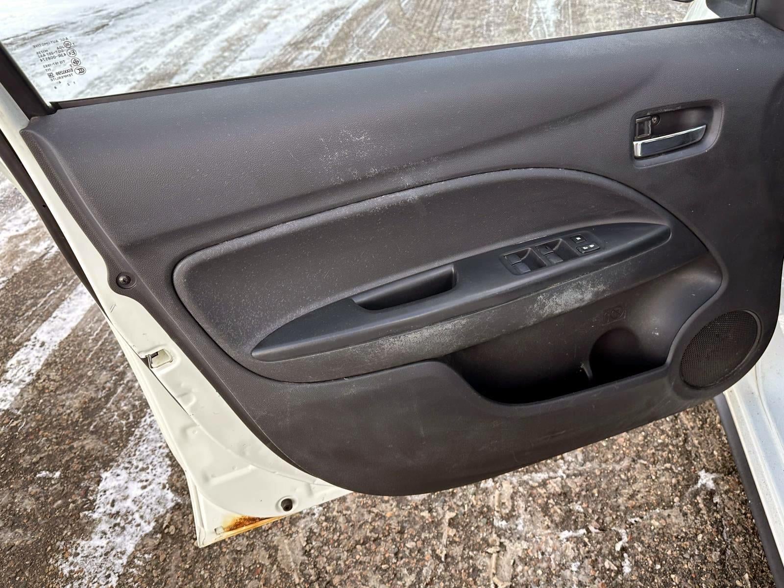 2015 Mitsubishi Mirage ES